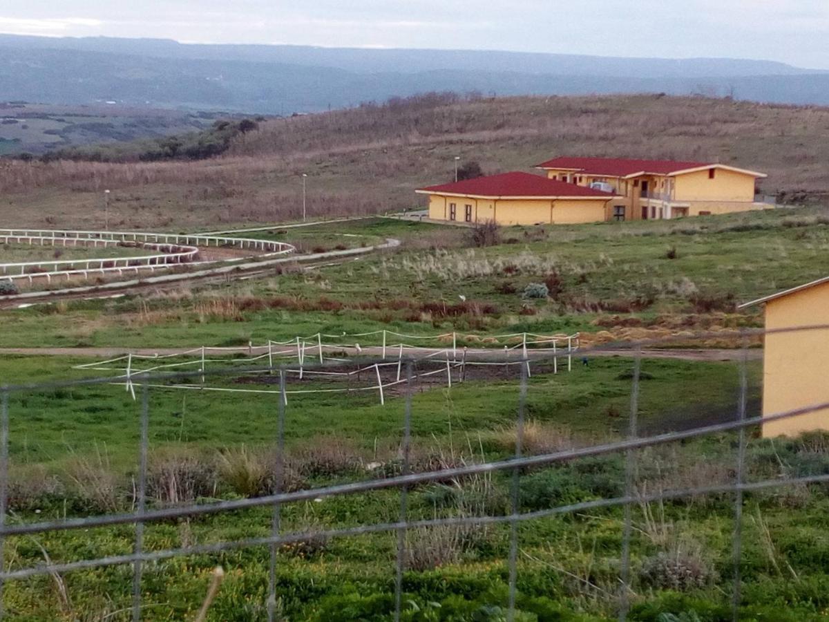 Hotel Bena E Traes Laerru Dış mekan fotoğraf